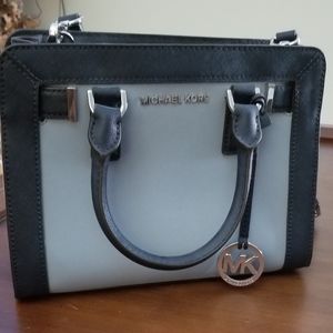 Michael Kors cross body purse